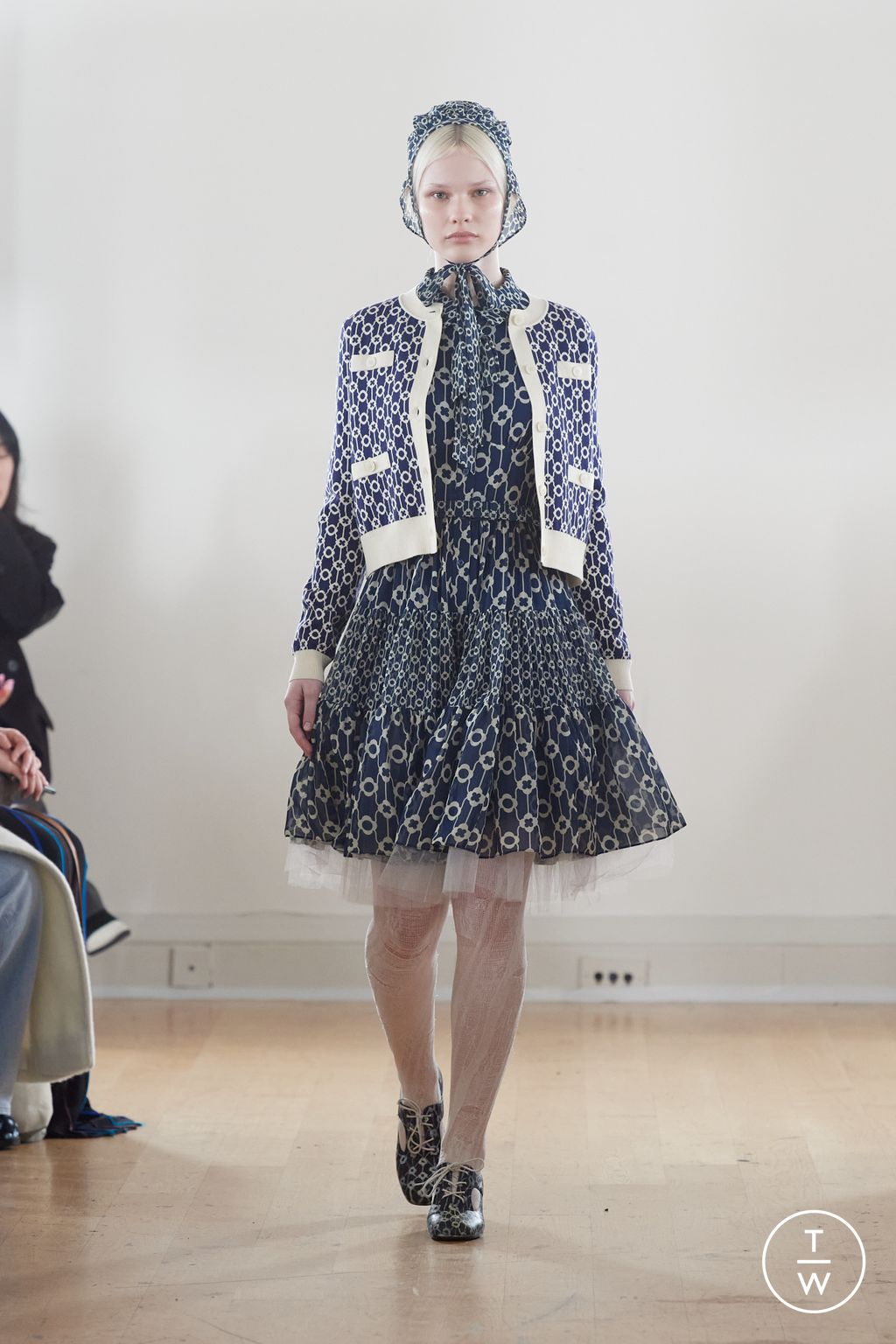 Fashion Week London Fall/Winter 2024 look 22 de la collection Bora Aksu womenswear