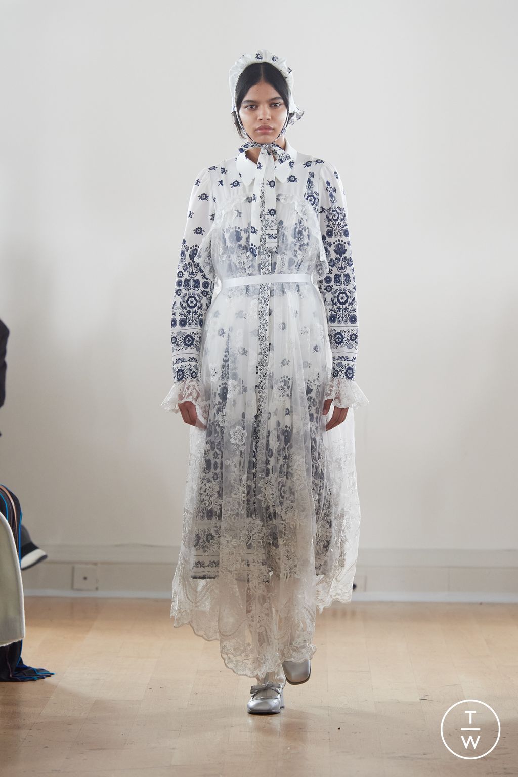 Fashion Week London Fall/Winter 2024 look 23 de la collection Bora Aksu womenswear
