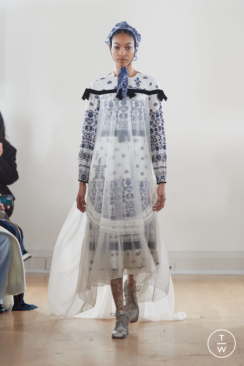 Fashion Week London Fall/Winter 2024 look 25 from the Bora Aksu collection womenswear