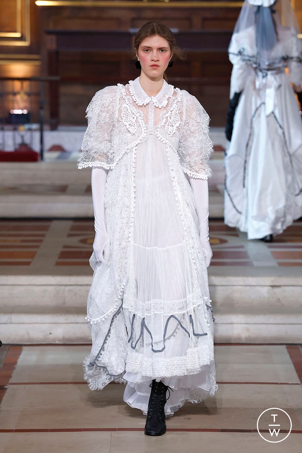 Fashion Week London Fall/Winter 2025 look 9 de la collection Bora Aksu womenswear