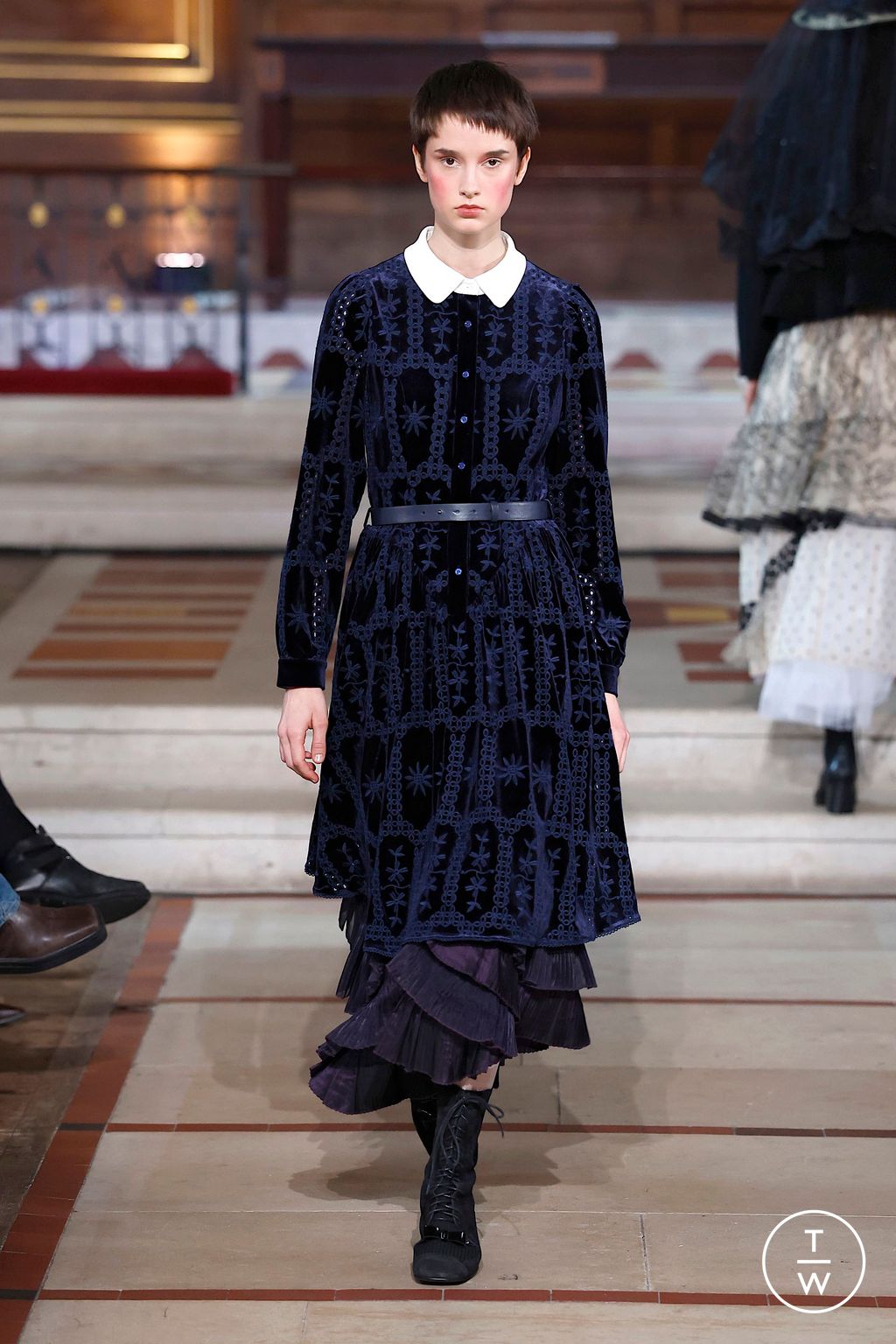 Fashion Week London Fall/Winter 2025 look 14 de la collection Bora Aksu womenswear