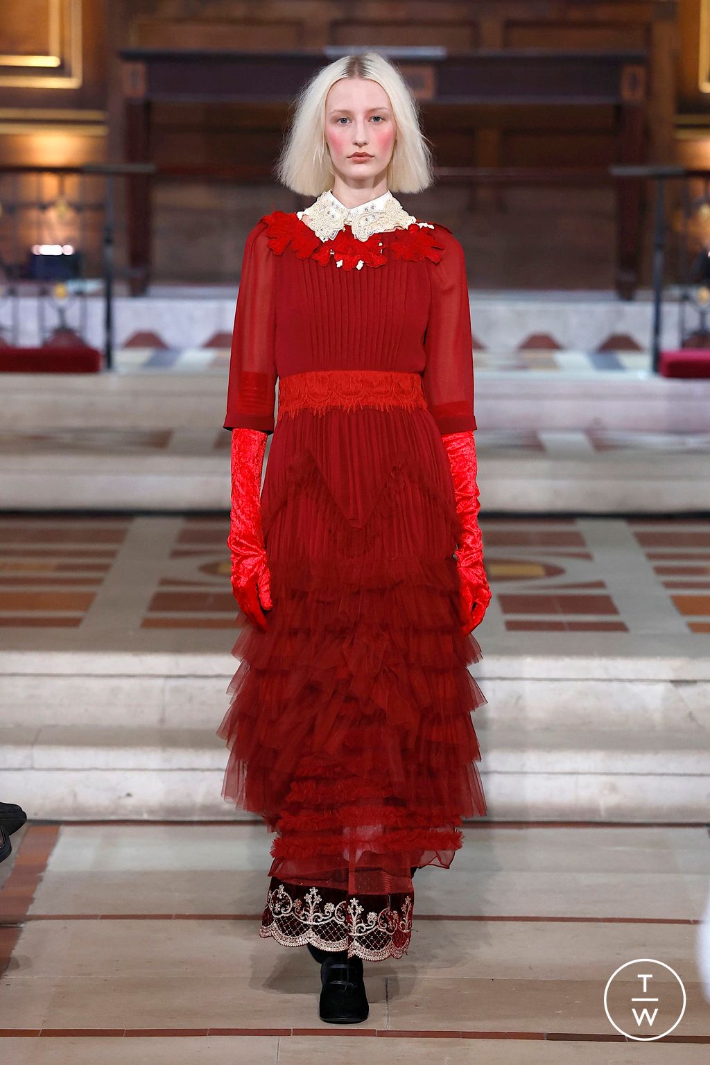 Fashion Week London Fall/Winter 2025 look 19 de la collection Bora Aksu womenswear