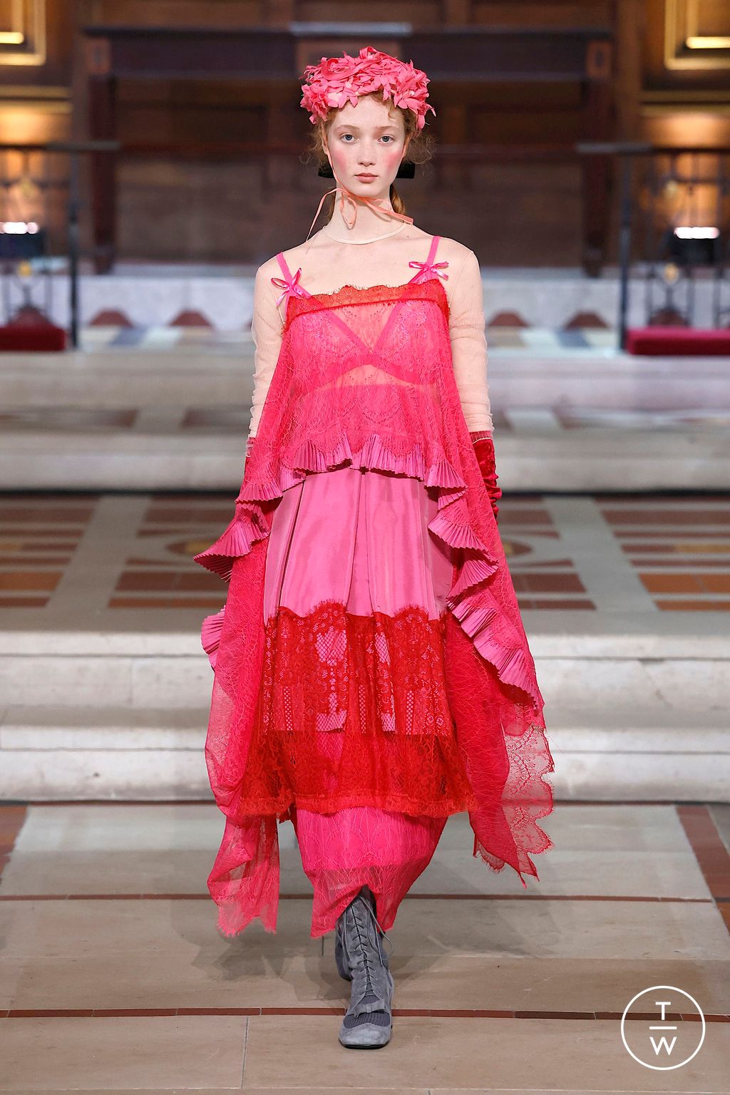 Fashion Week London Fall/Winter 2025 look 23 de la collection Bora Aksu womenswear