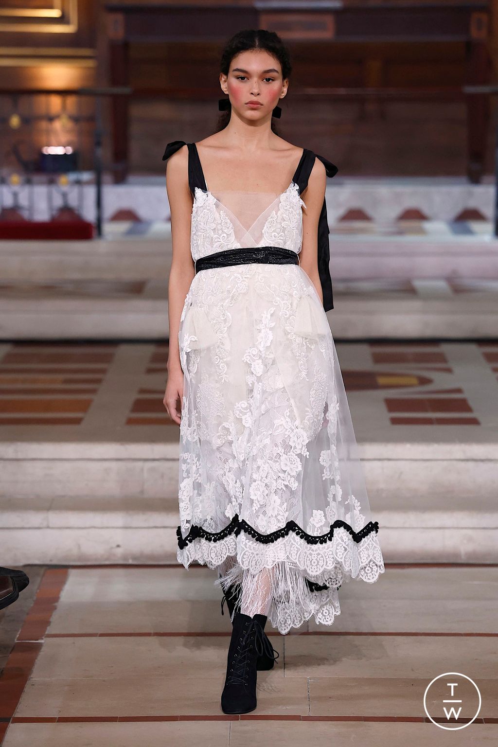 Fashion Week London Fall/Winter 2025 look 27 from the Bora Aksu collection womenswear