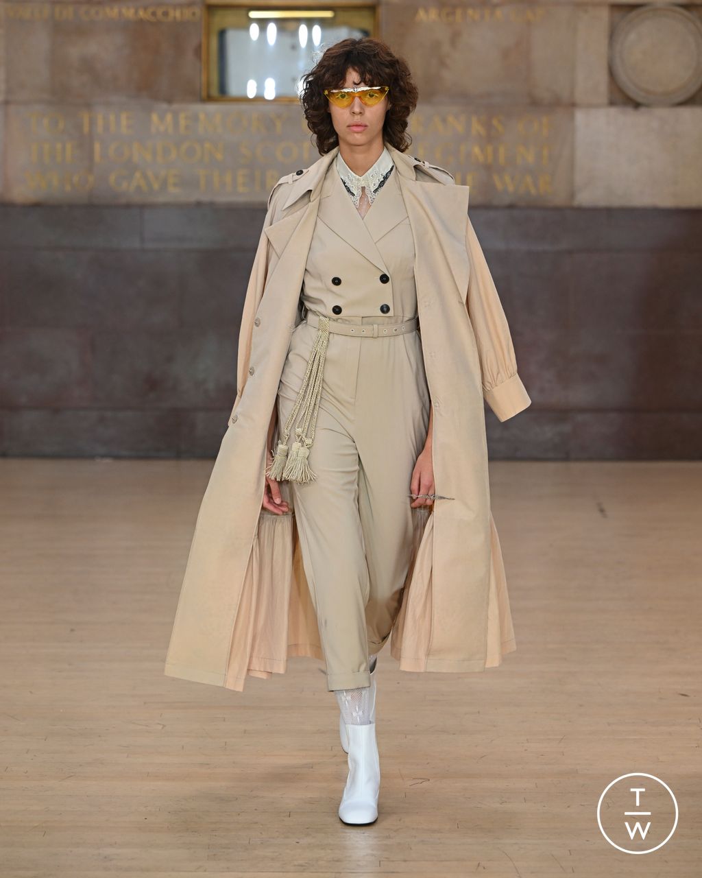 Fashion Week London Spring/Summer 2023 look 3 from the Bora Aksu collection 女装