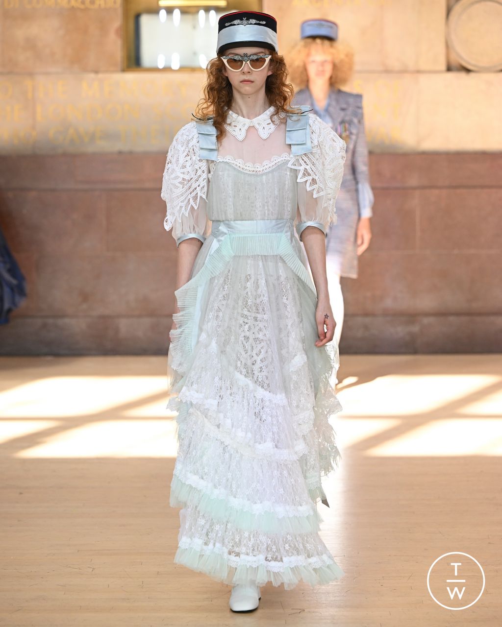 Fashion Week London Spring/Summer 2023 look 8 from the Bora Aksu collection 女装