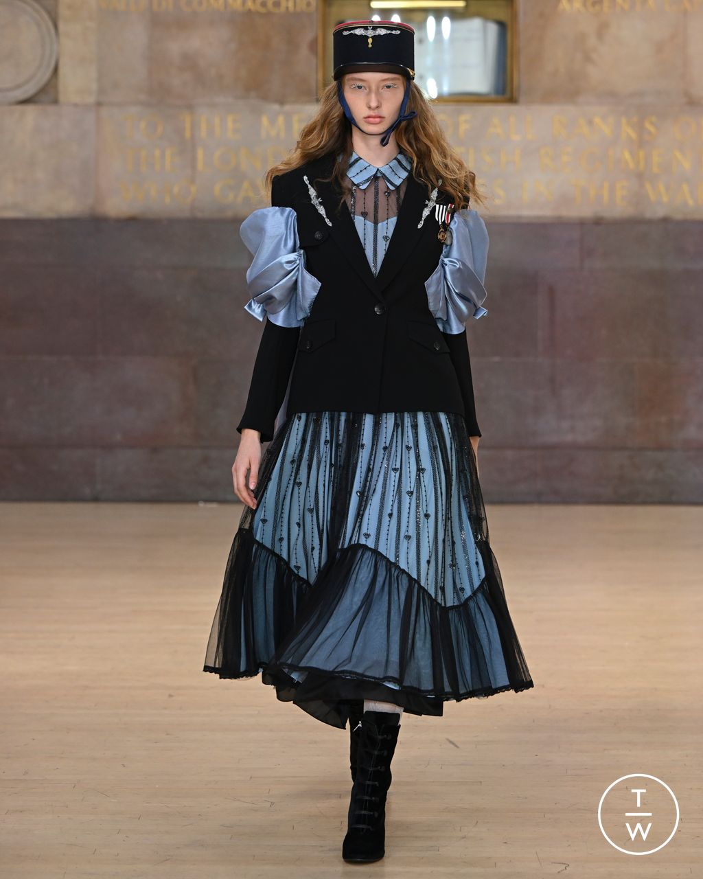 Fashion Week London Spring/Summer 2023 look 18 from the Bora Aksu collection 女装