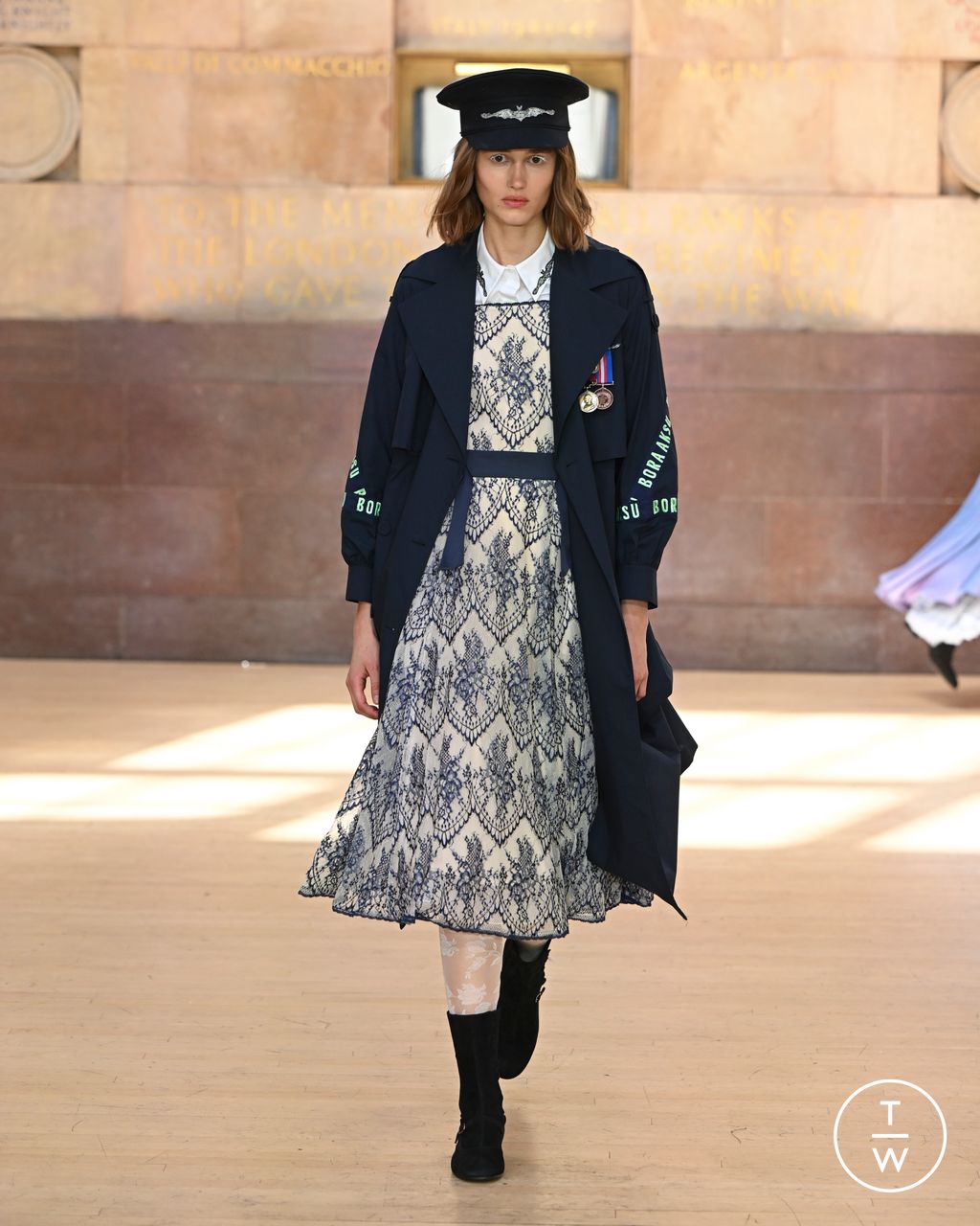 Fashion Week London Spring/Summer 2023 look 20 from the Bora Aksu collection 女装