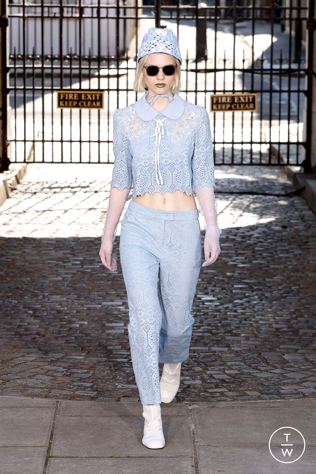 Fashion Week London Spring/Summer 2024 look 5 from the Bora Aksu collection 女装