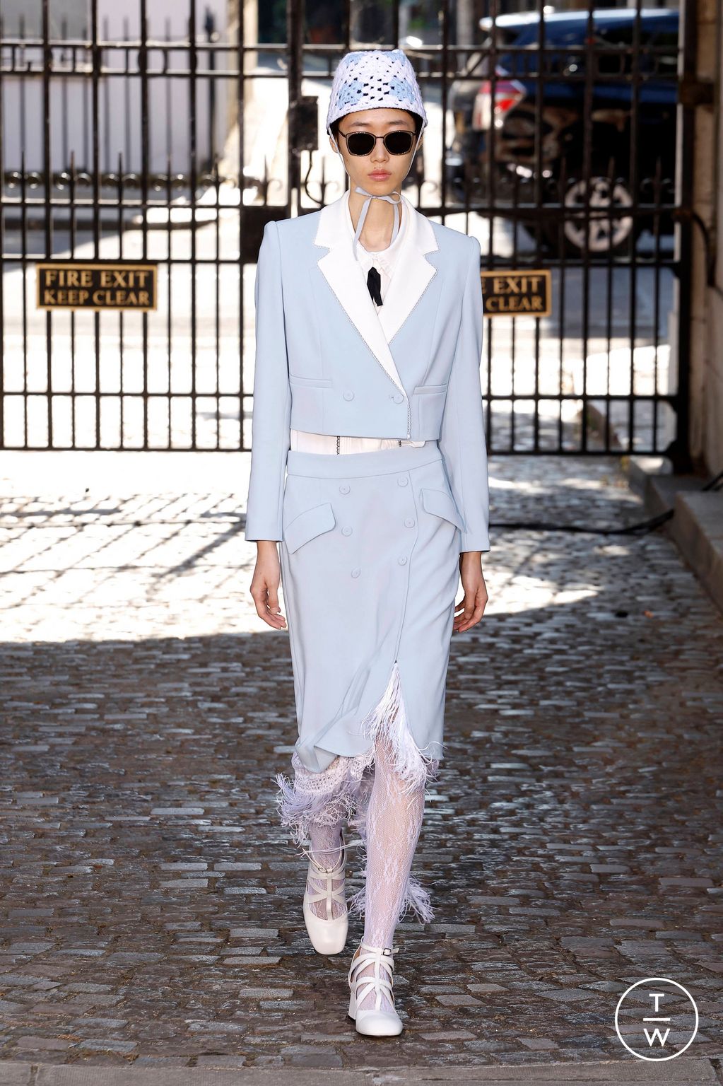 Fashion Week London Spring/Summer 2024 look 6 from the Bora Aksu collection 女装