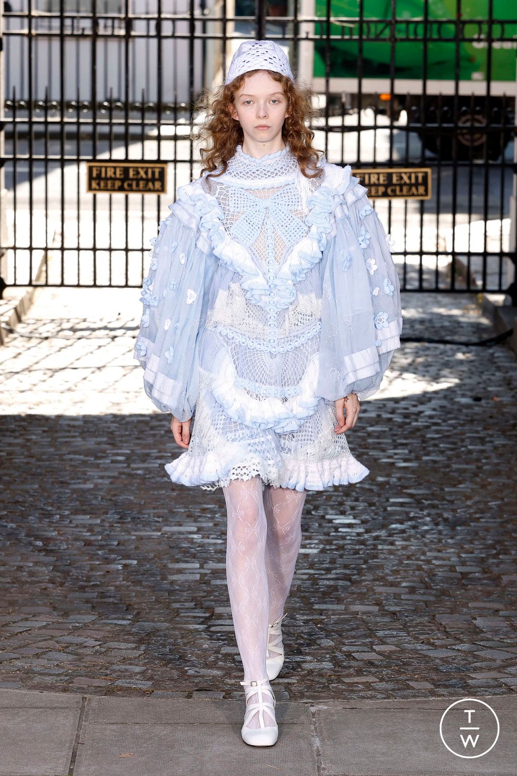 Fashion Week London Spring/Summer 2024 look 11 from the Bora Aksu collection 女装