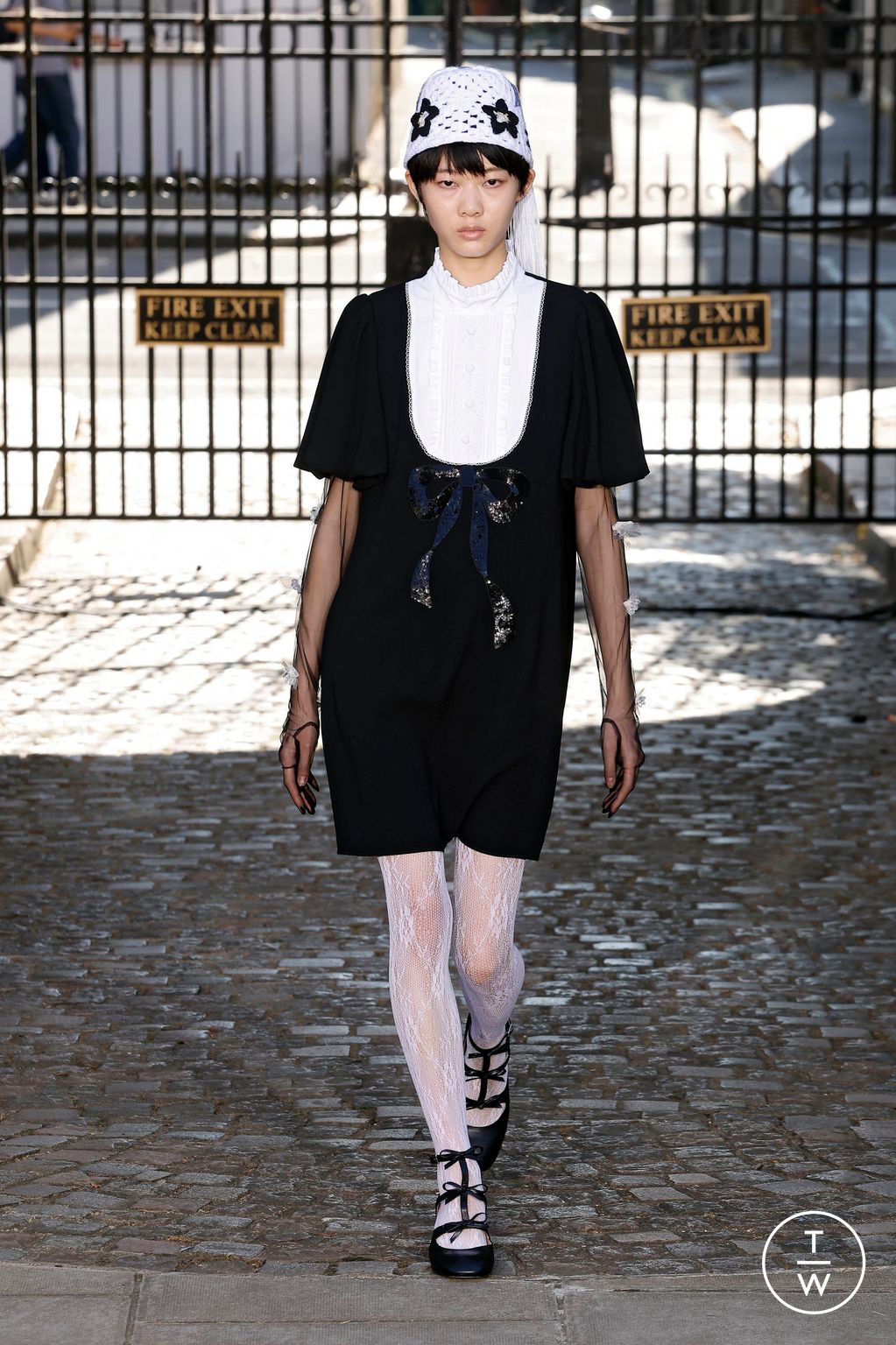 Fashion Week London Spring/Summer 2024 look 13 from the Bora Aksu collection 女装