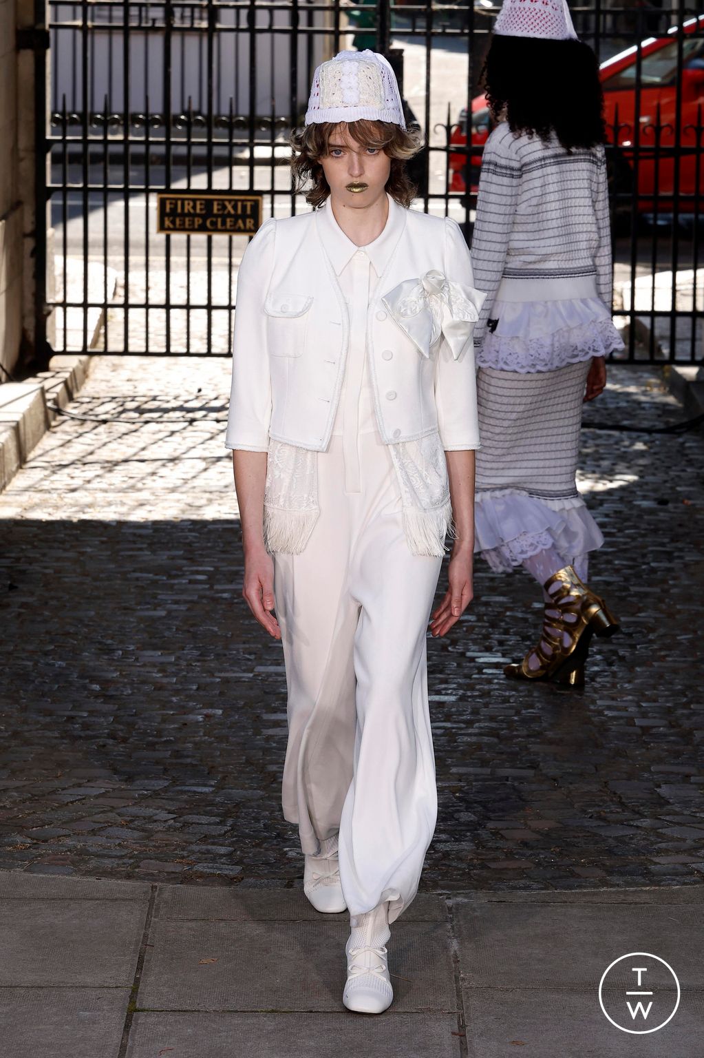 Fashion Week London Spring/Summer 2024 look 14 from the Bora Aksu collection 女装
