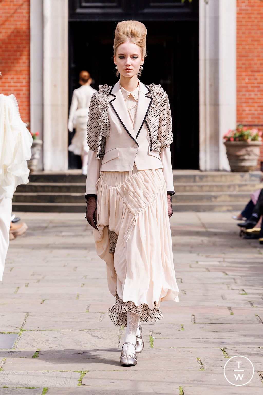 Fashion Week London Spring-Summer 2025 look 5 from the Bora Aksu collection womenswear