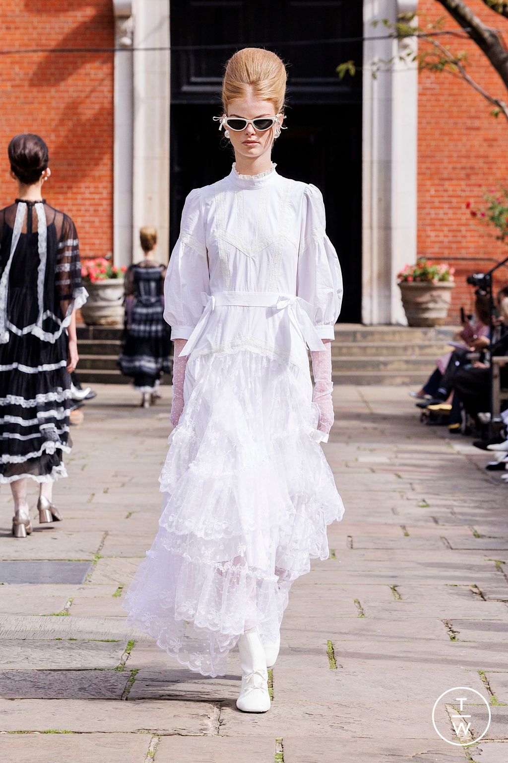 Fashion Week London Spring-Summer 2025 look 19 de la collection Bora Aksu womenswear