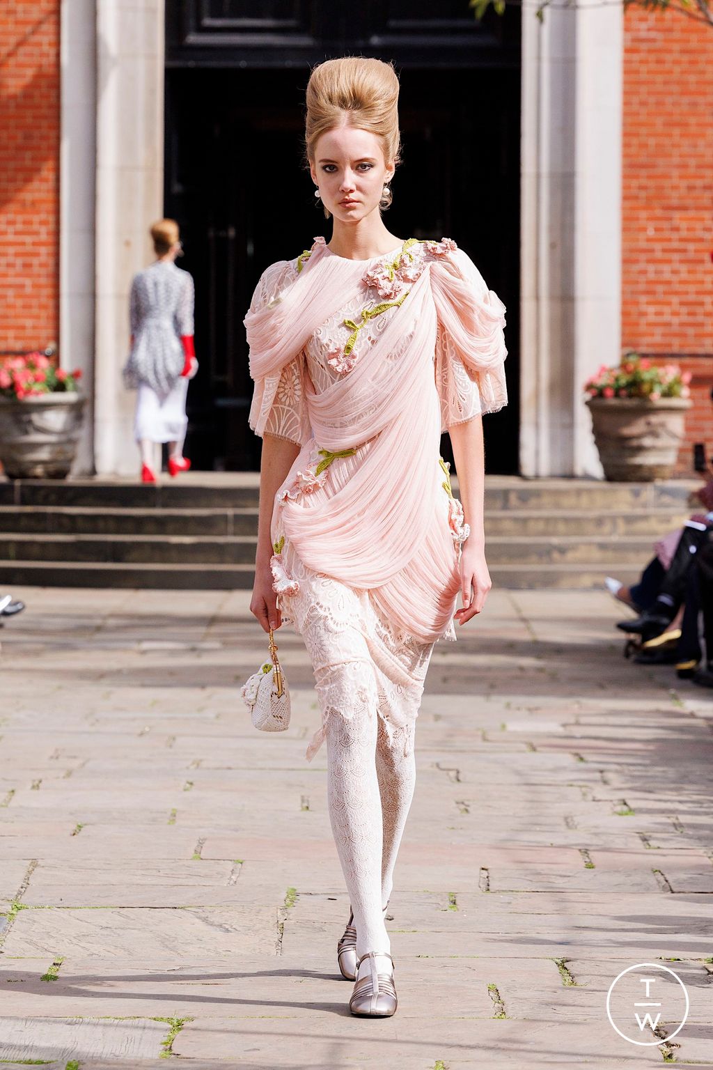 Fashion Week London Spring-Summer 2025 look 21 from the Bora Aksu collection womenswear