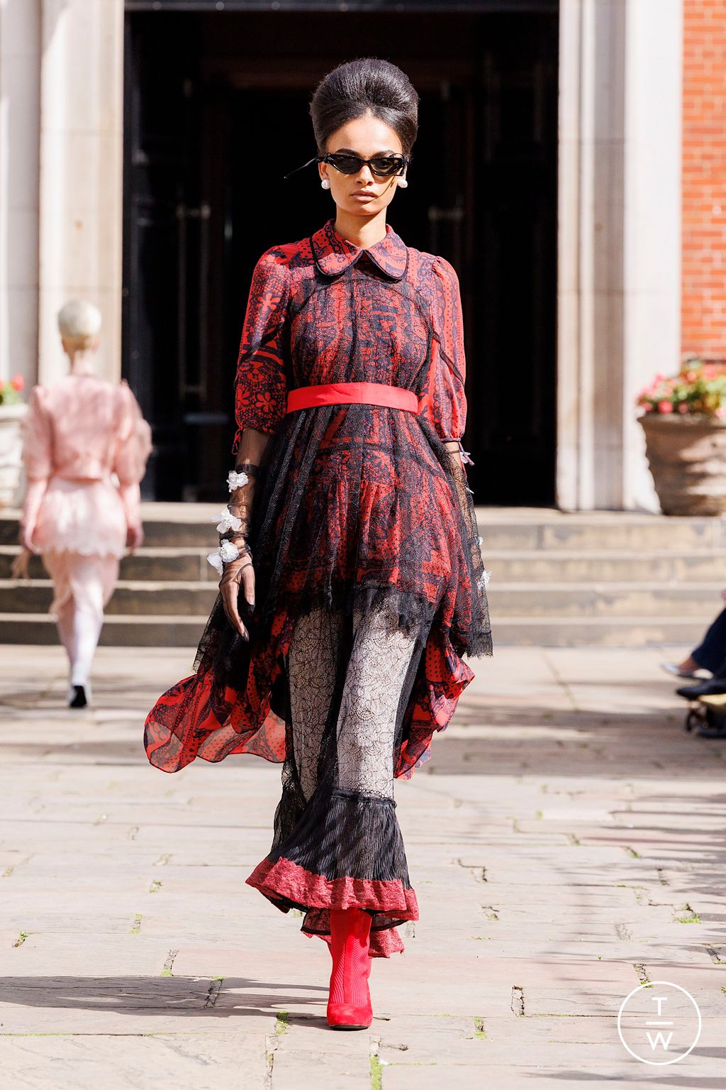 Fashion Week London Spring-Summer 2025 look 24 from the Bora Aksu collection womenswear