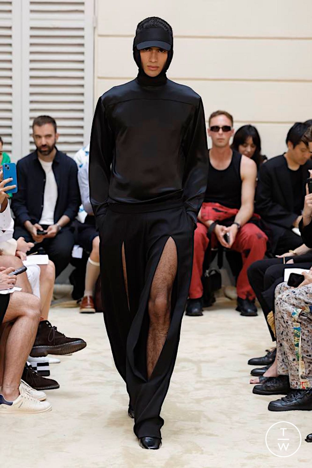 Fashion Week Paris Spring/Summer 2024 look 3 de la collection Burc Akyol menswear