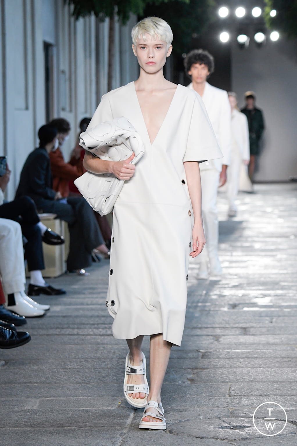 Fashion Week Milan Spring/Summer 2021 look 26 from the Boss collection 女装