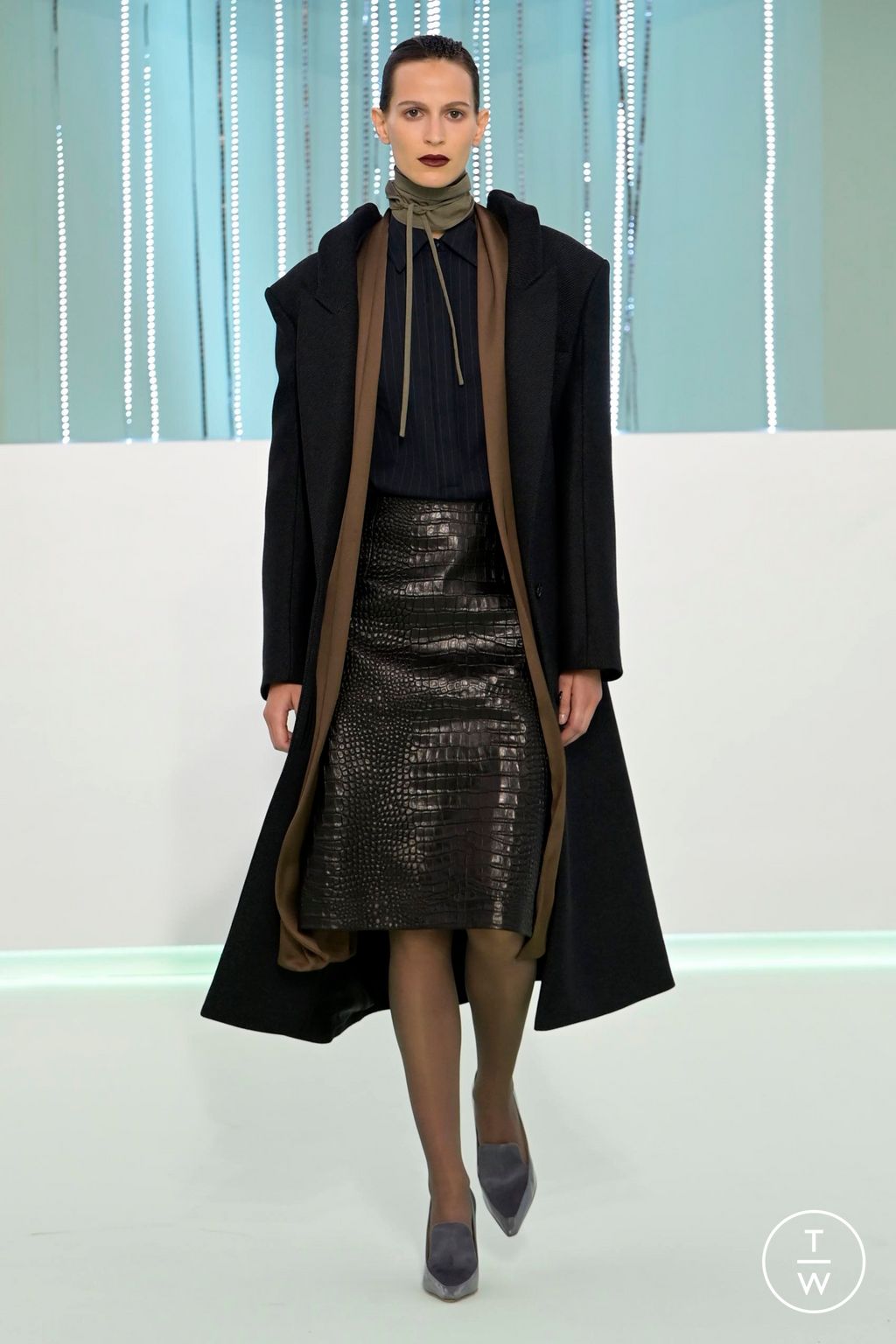 Fashion Week Milan Fall/Winter 2023 look 11 de la collection Boss womenswear