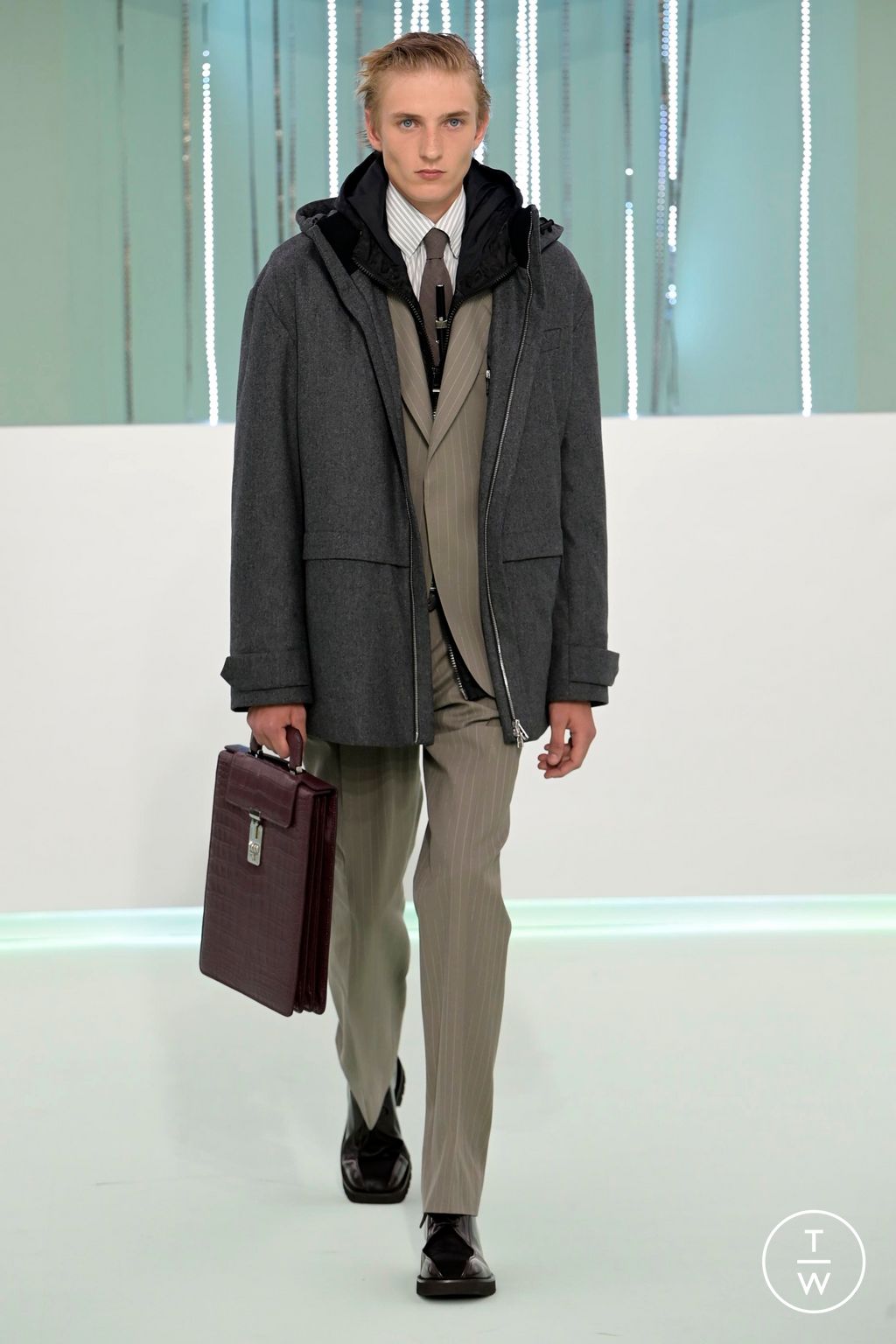 Fashion Week Milan Fall/Winter 2023 look 22 from the Boss collection 女装