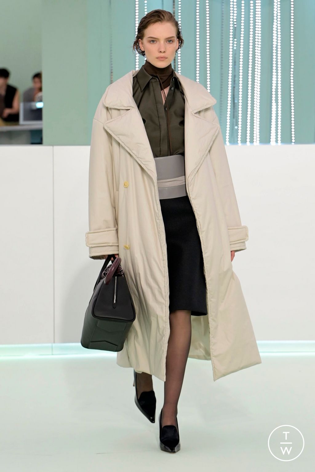 Fashion Week Milan Fall/Winter 2023 look 35 de la collection Boss womenswear