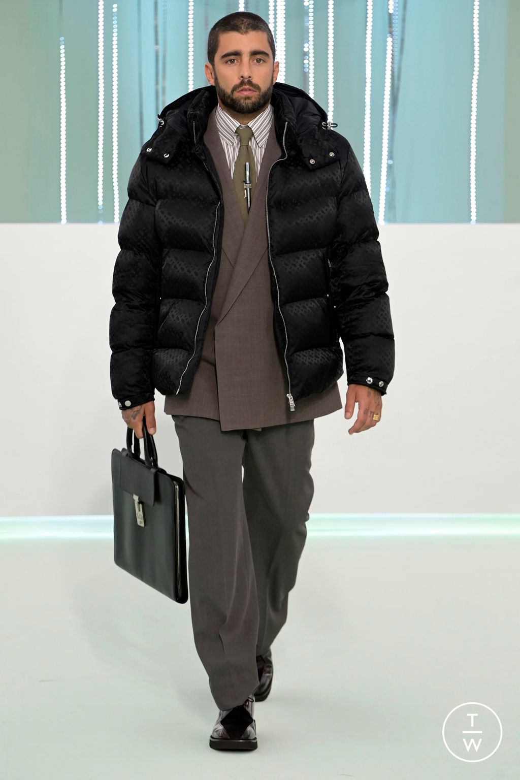 Fashion Week Milan Fall/Winter 2023 look 52 from the Boss collection 女装