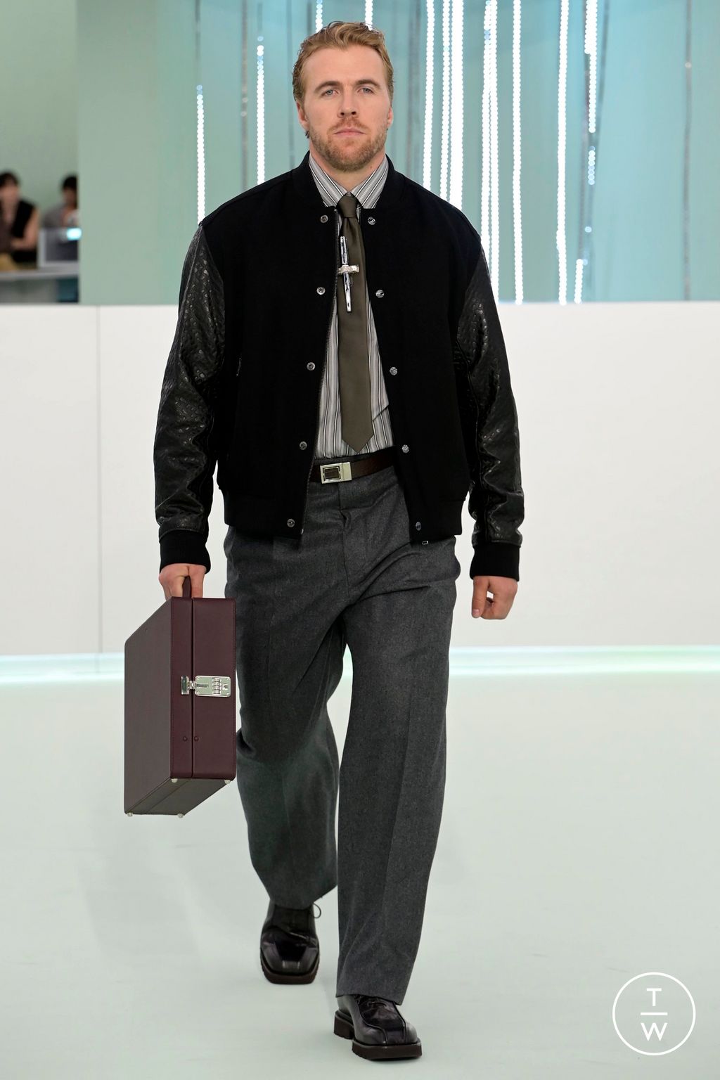 Fashion Week Milan Fall/Winter 2023 look 54 de la collection Boss womenswear