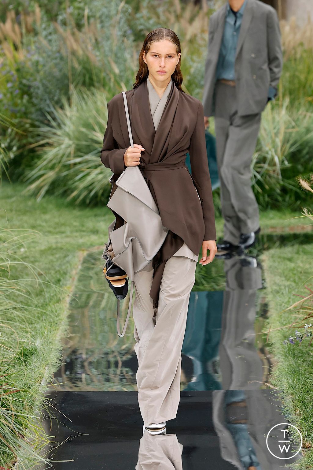 Fashion Week Milan Spring/Summer 2025 look 9 from the Boss collection 女装