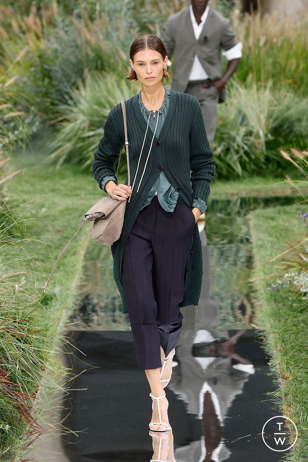 Fashion Week Milan Spring/Summer 2025 look 11 from the Boss collection 女装