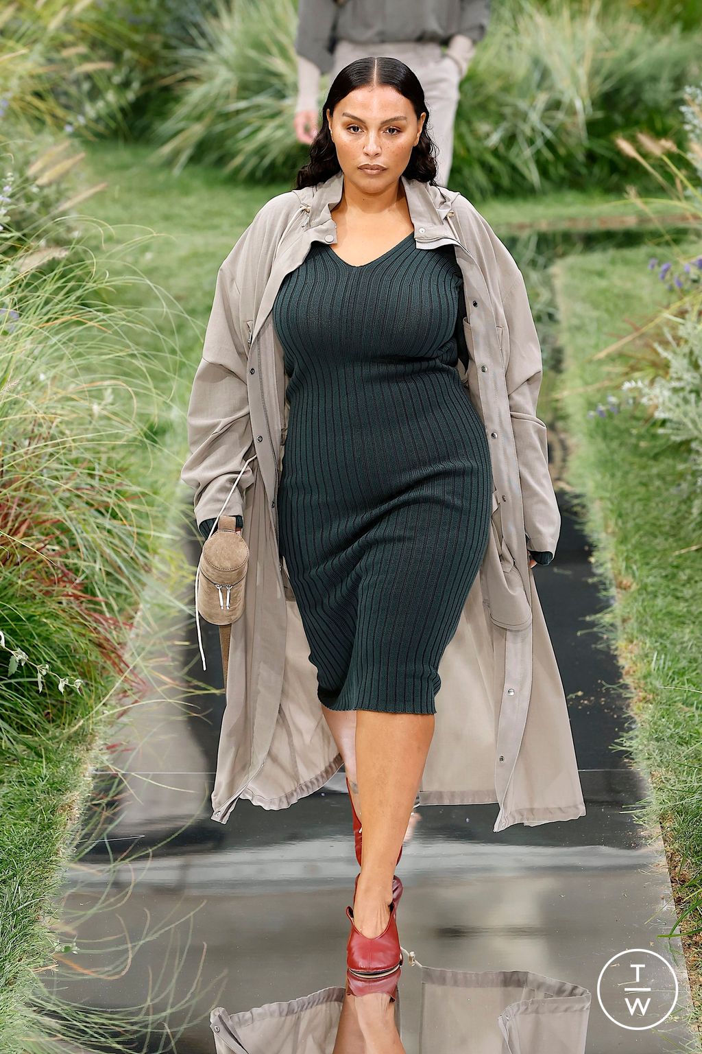 Fashion Week Milan Spring/Summer 2025 look 15 from the Boss collection womenswear