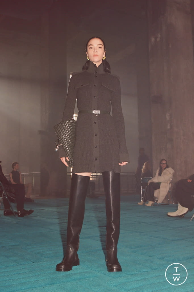 Fashion Week Milan Fall/Winter 2021 look 5 from the Bottega Veneta collection womenswear