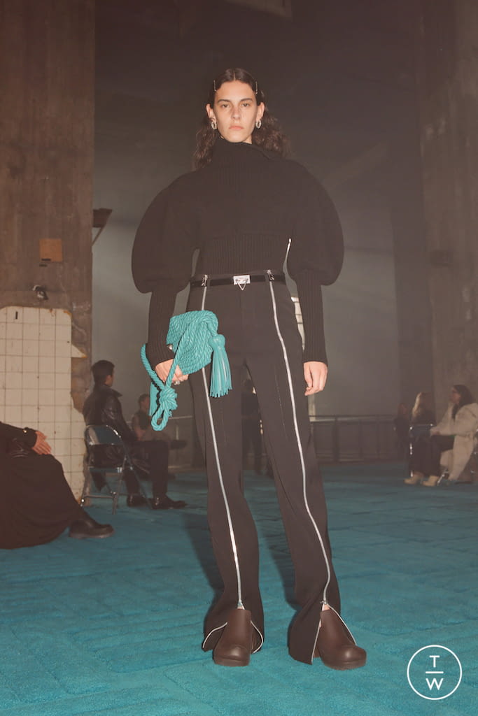 Fashion Week Milan Fall/Winter 2021 look 10 from the Bottega Veneta collection 女装