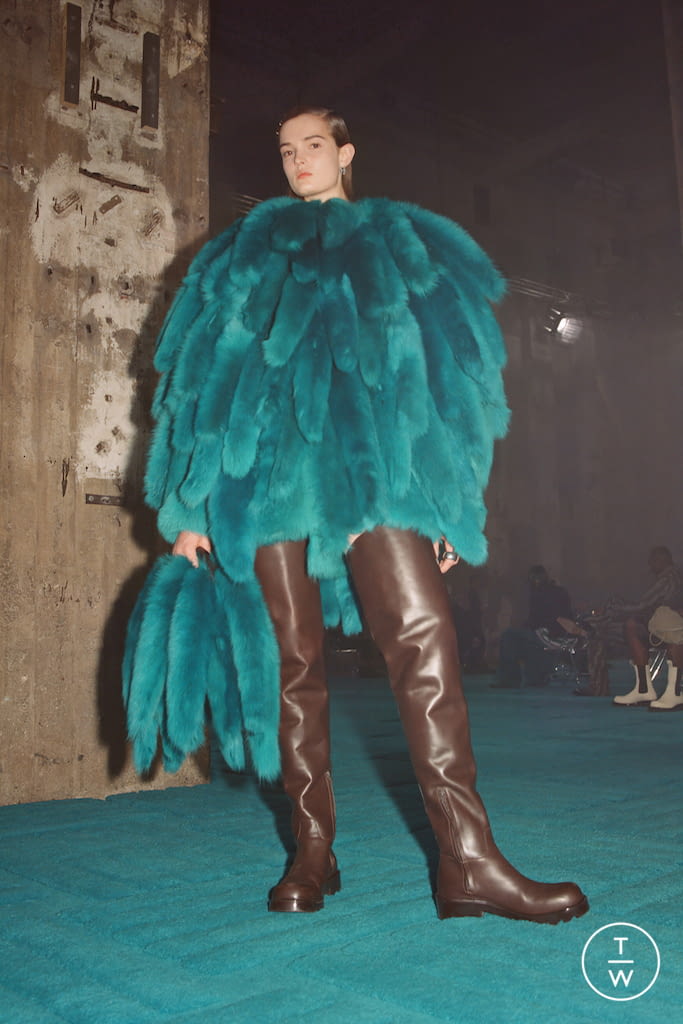 Fashion Week Milan Fall/Winter 2021 look 47 from the Bottega Veneta collection 女装