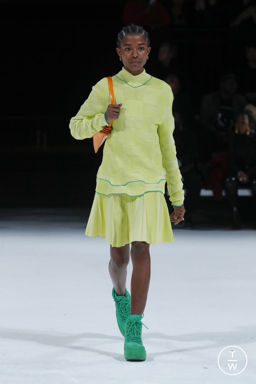 Fashion Week Milan Spring/Summer 2022 look 16 from the Bottega Veneta collection 女装