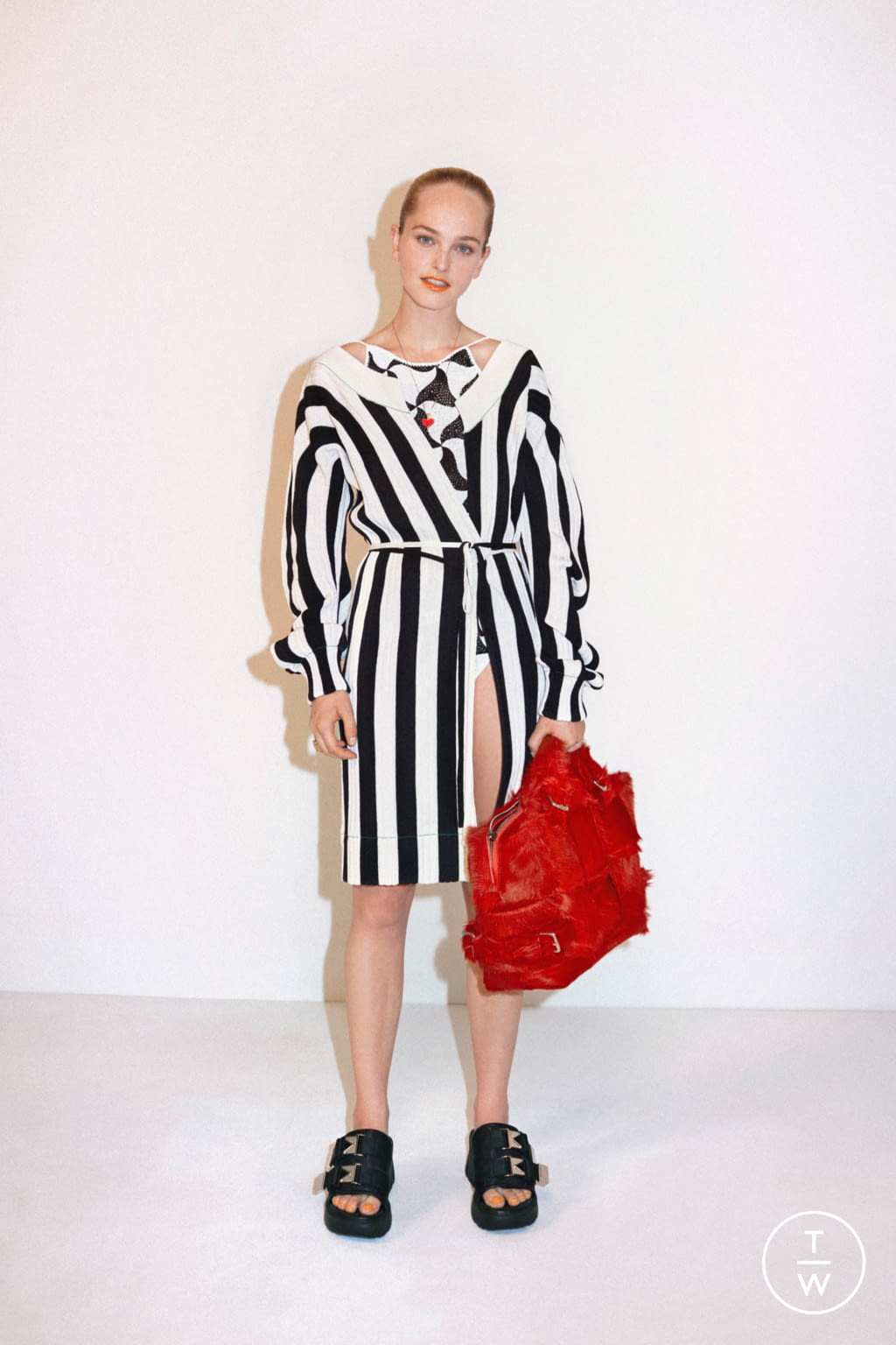 Fashion Week Milan Resort 2022 look 8 de la collection Bottega Veneta womenswear