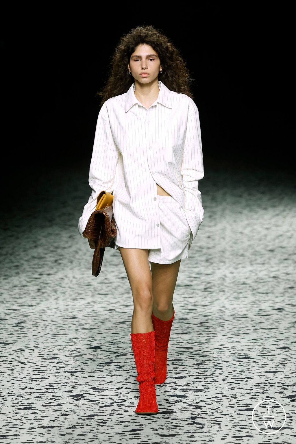 Fashion Week Milan Fall/Winter 2023 look 3 from the Bottega Veneta collection 女装