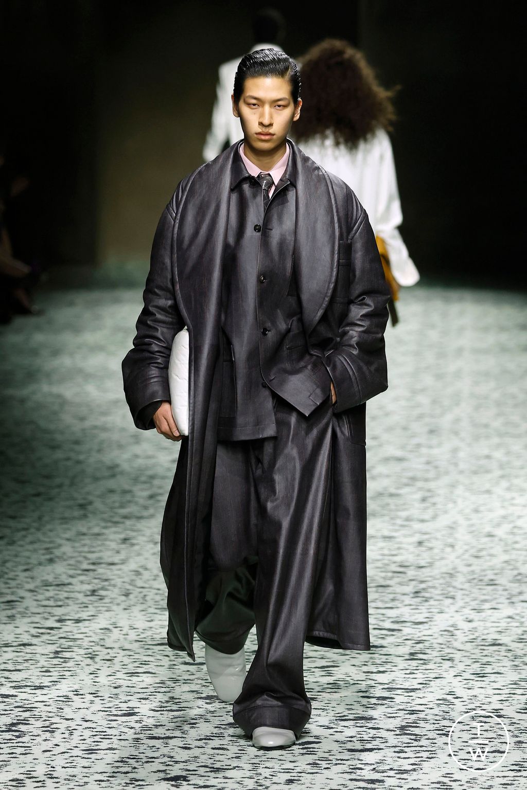 Fashion Week Milan Fall/Winter 2023 look 7 de la collection Bottega Veneta womenswear