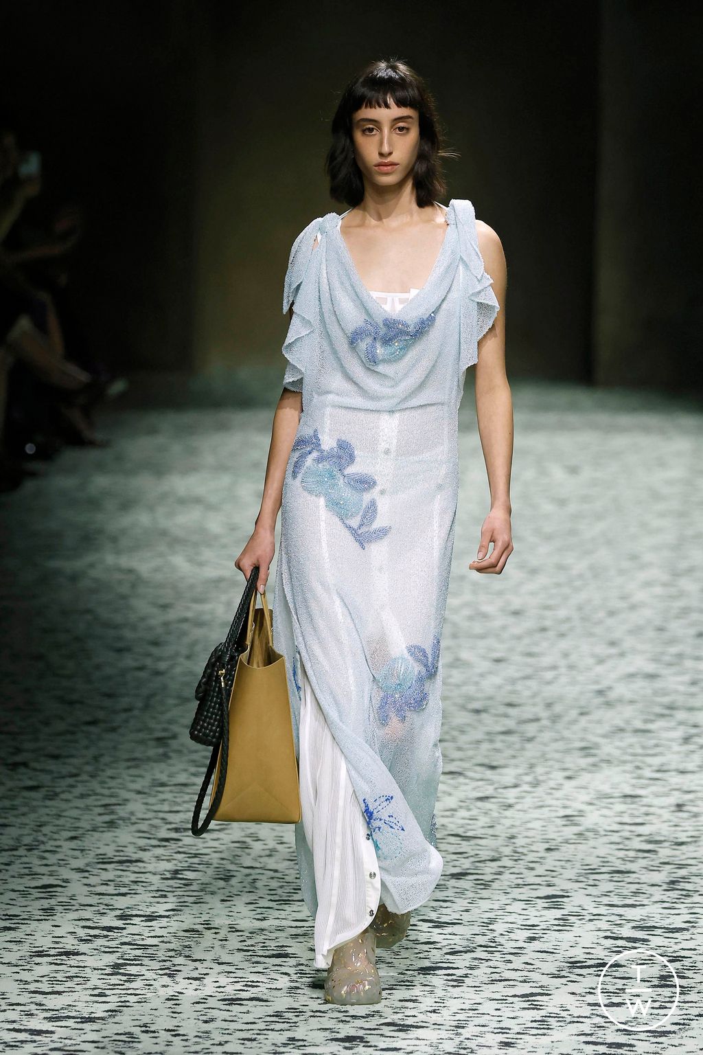 Fashion Week Milan Fall/Winter 2023 look 20 from the Bottega Veneta collection 女装