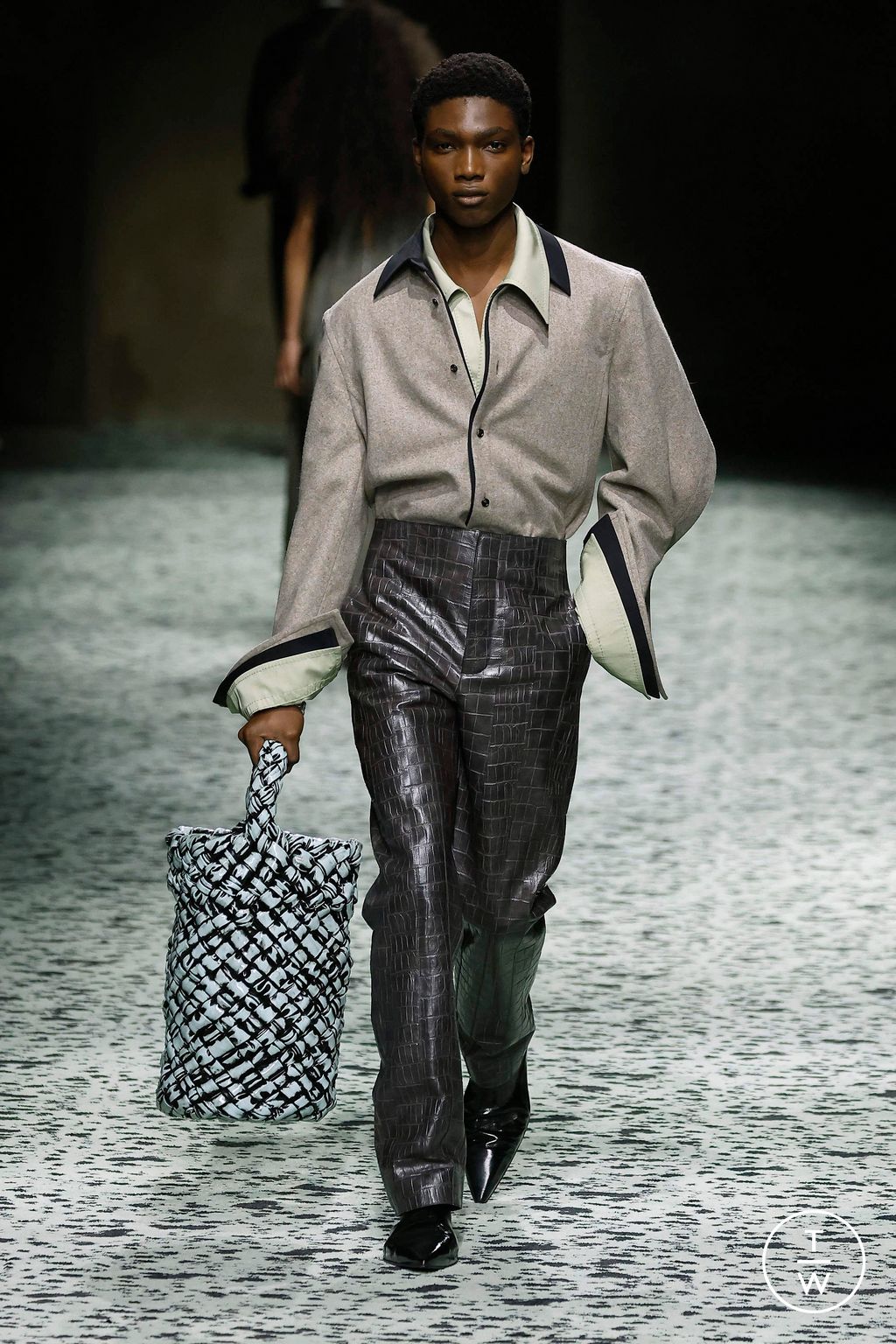 Fashion Week Milan Fall/Winter 2023 look 50 from the Bottega Veneta collection womenswear