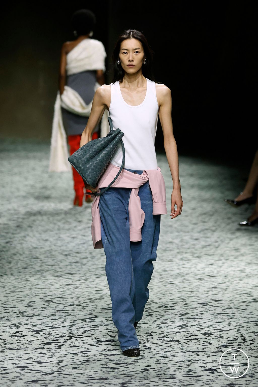 Fashion Week Milan Fall/Winter 2023 look 81 de la collection Bottega Veneta womenswear