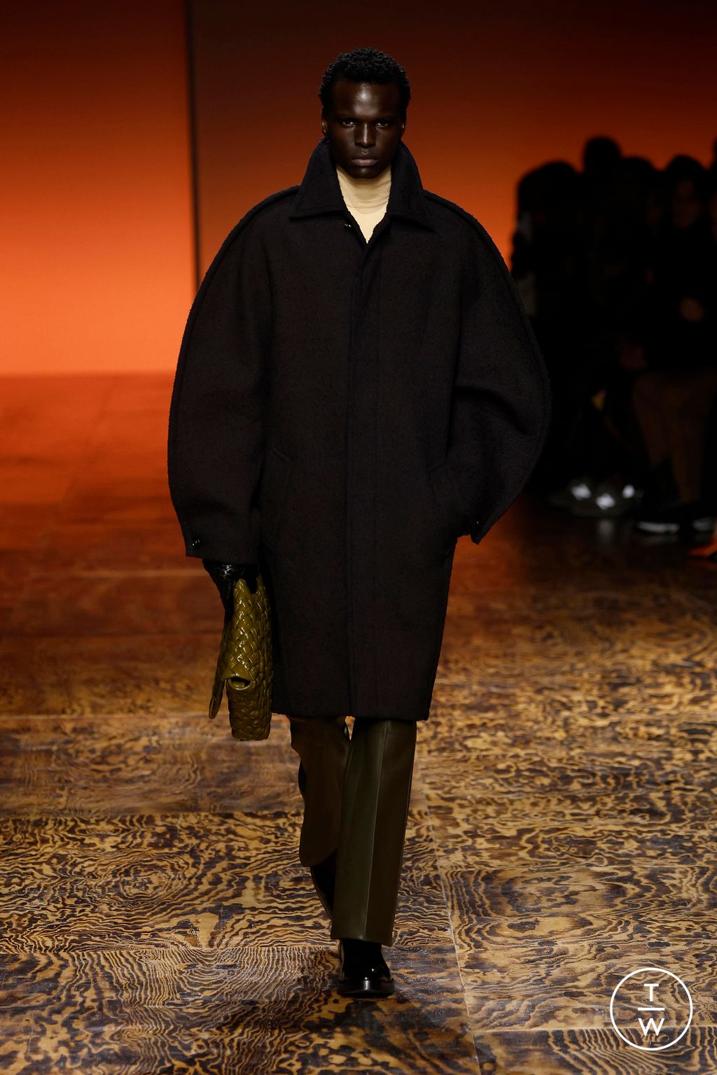 Fashion Week Milan Fall/Winter 2024 look 2 de la collection Bottega Veneta womenswear
