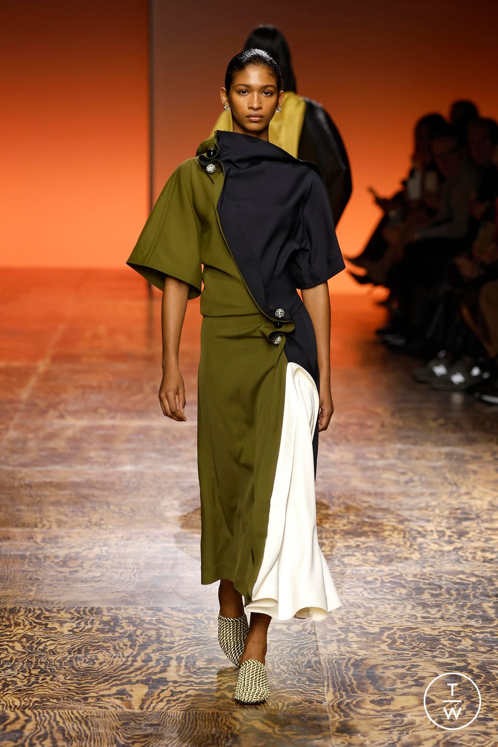 Fashion Week Milan Fall/Winter 2024 look 8 from the Bottega Veneta collection womenswear
