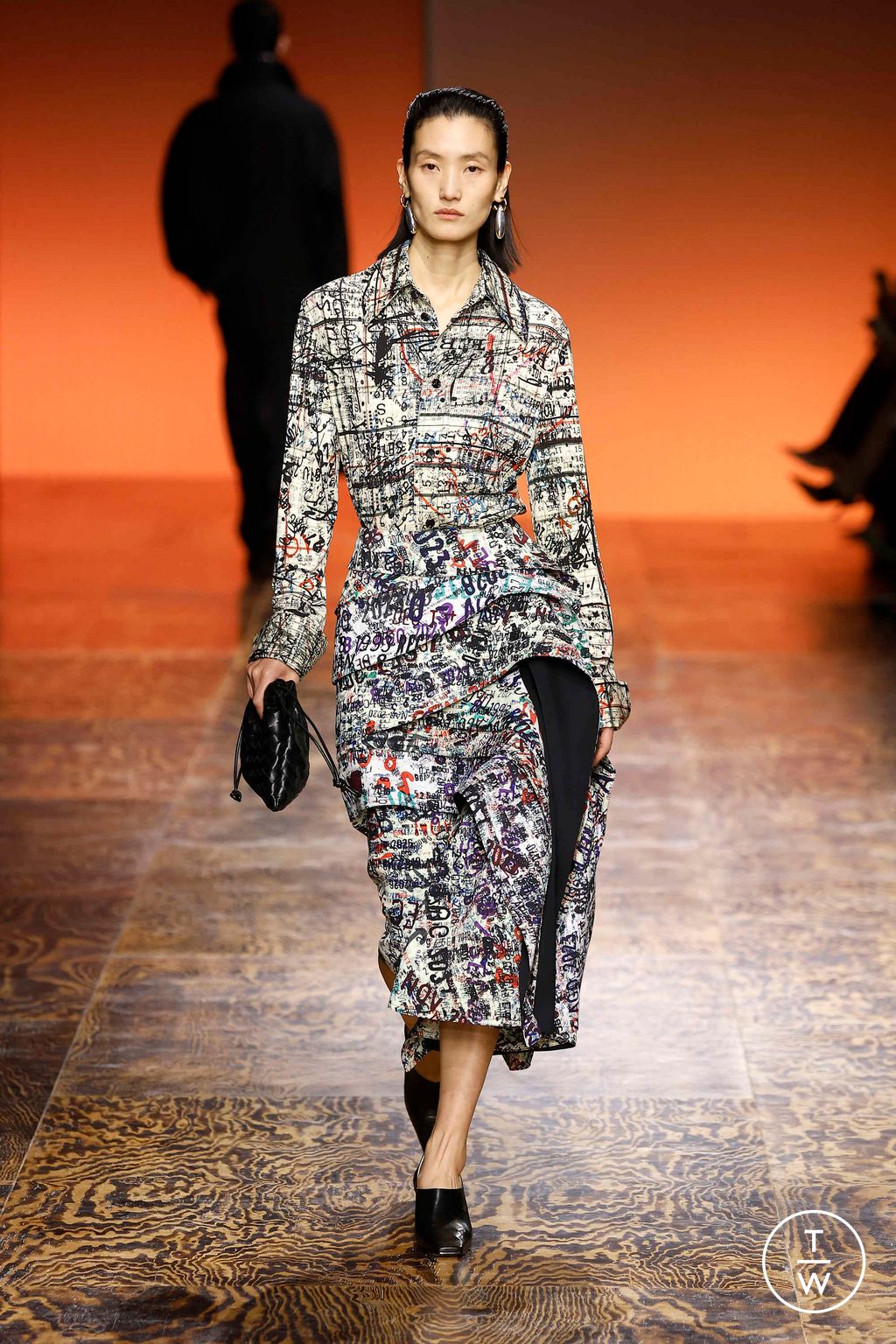 Fashion Week Milan Fall/Winter 2024 look 35 from the Bottega Veneta collection womenswear