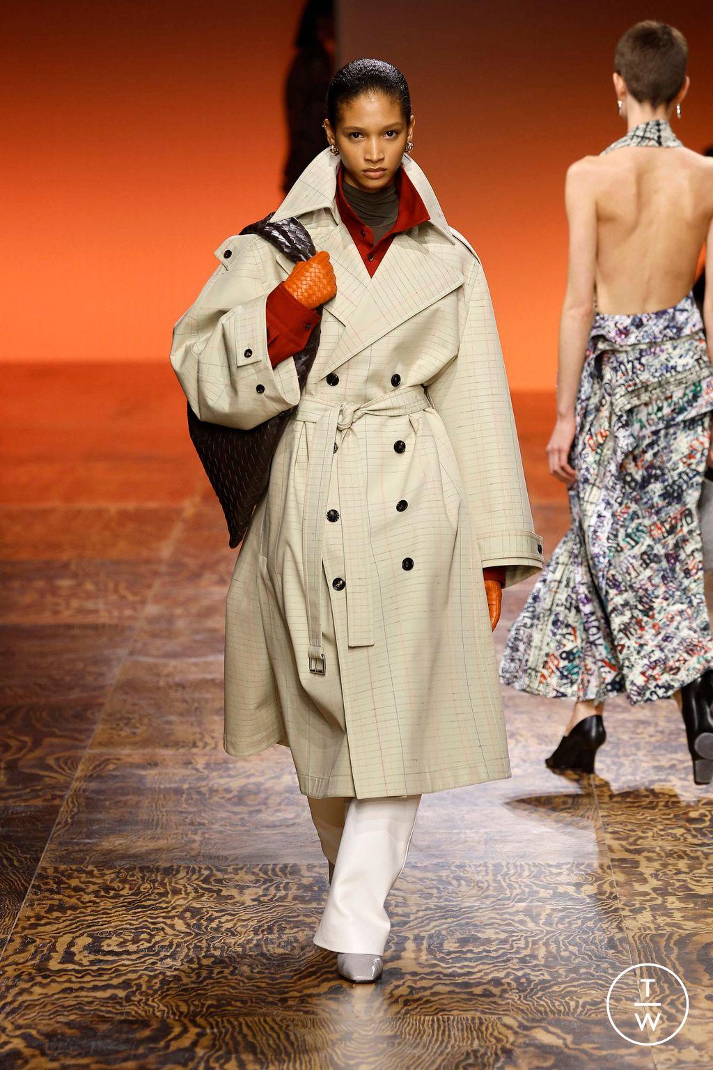 Fashion Week Milan Fall/Winter 2024 look 40 de la collection Bottega Veneta womenswear