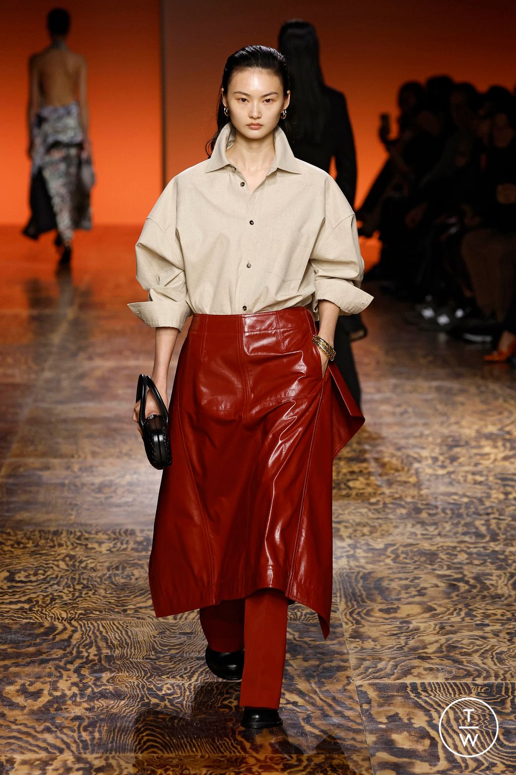 Fashion Week Milan Fall/Winter 2024 look 41 from the Bottega Veneta collection womenswear