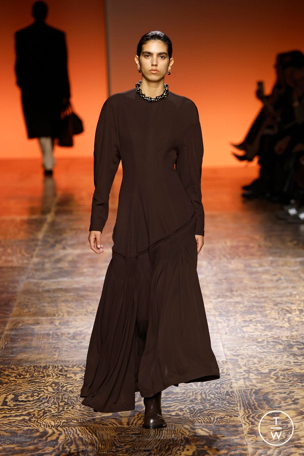Fashion Week Milan Fall/Winter 2024 look 43 from the Bottega Veneta collection womenswear