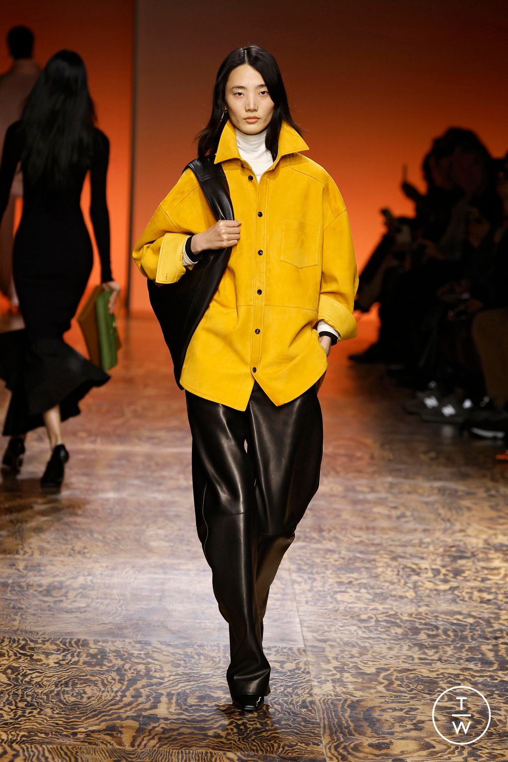 Fashion Week Milan Fall/Winter 2024 look 50 from the Bottega Veneta collection 女装