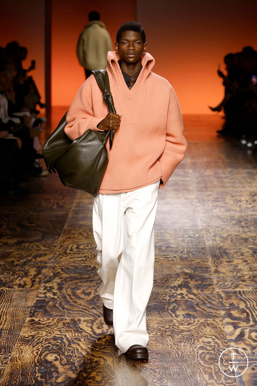 Fashion Week Milan Fall/Winter 2024 look 55 de la collection Bottega Veneta womenswear