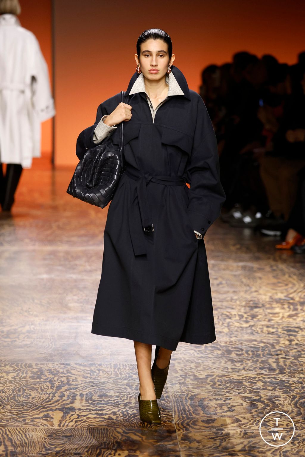 Fashion Week Milan Fall/Winter 2024 look 57 from the Bottega Veneta collection womenswear